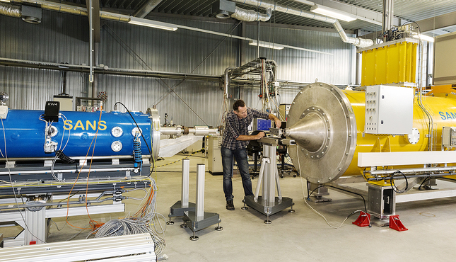 Een Kernreactor Als Veelzijdige Supermicroscoop Voor Het Onderzoek Aan ...