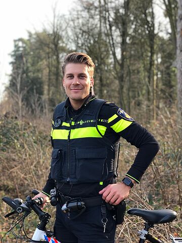 Maritio (29) is operationeel expert wijkagent in Den Bosch & docent aan de Politieacademie in Eindhoven